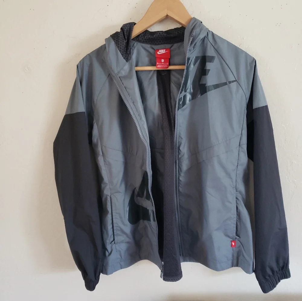 🧥 Nike Sportswear Windbreaker Kids Unisex Jacket - Picture 6 of 9